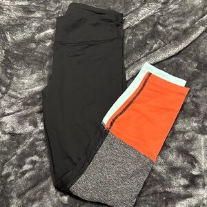 Lululemon Colorblock woman’s Leggings size 6 ( flaw)